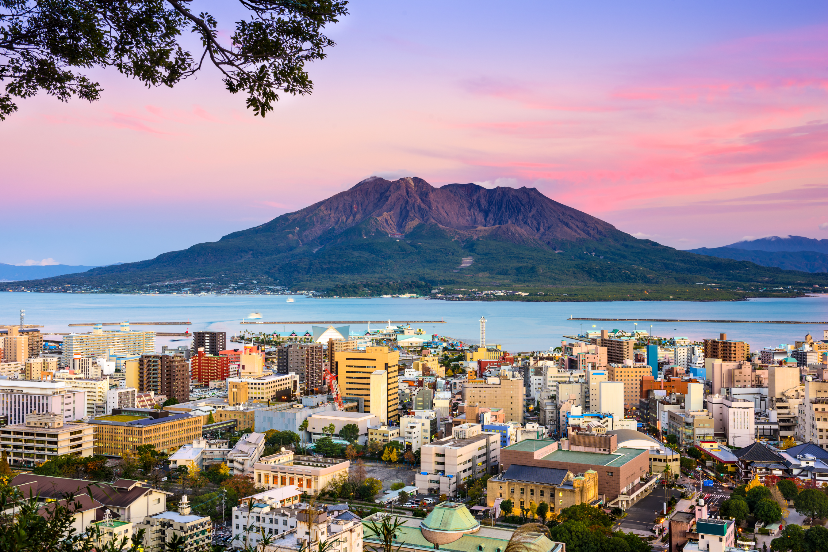 Kryssa i Asien. Bilden visar en överblick av Kagoshima i Japan.