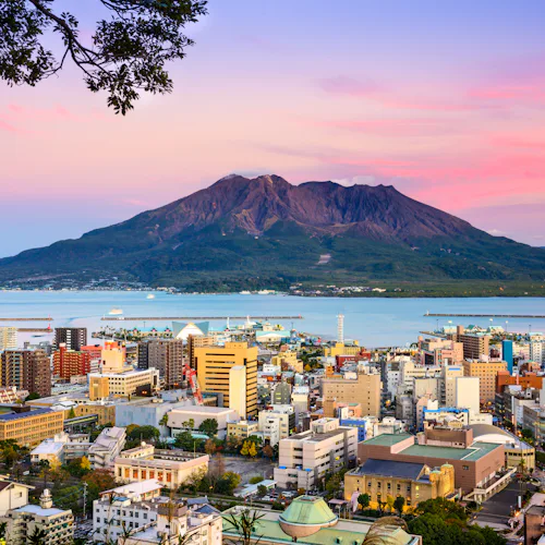 Kryssa i Asien. Bilden visar en överblick av Kagoshima i Japan.