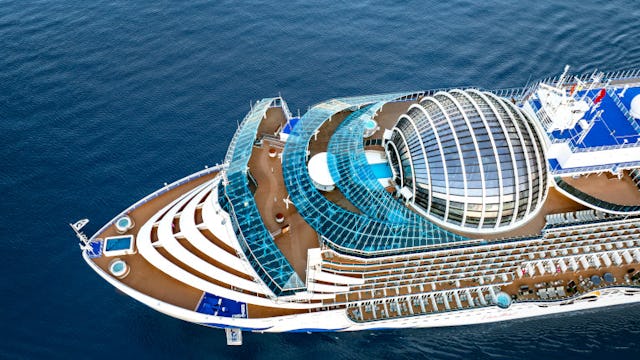 Upptäck alla erbjudanden från Princess Cruises. Bilden visar fören på fartyget Princess Sun.