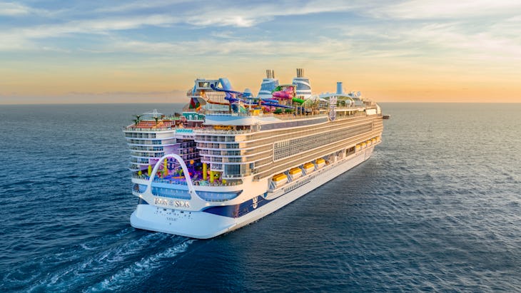 Kryssa med Royal Caribbean. Rederiet som kan Karibien och ger dig en unik upplevelse till havs. Bilden visar Icon of the Seas ute på vattnet.
