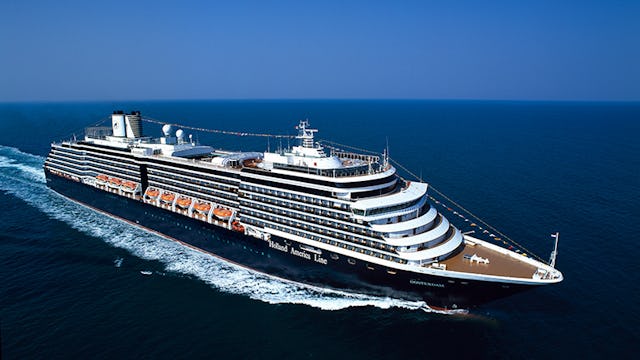Bilden visar Holland America Lines MS Oosterdam på vattnet.