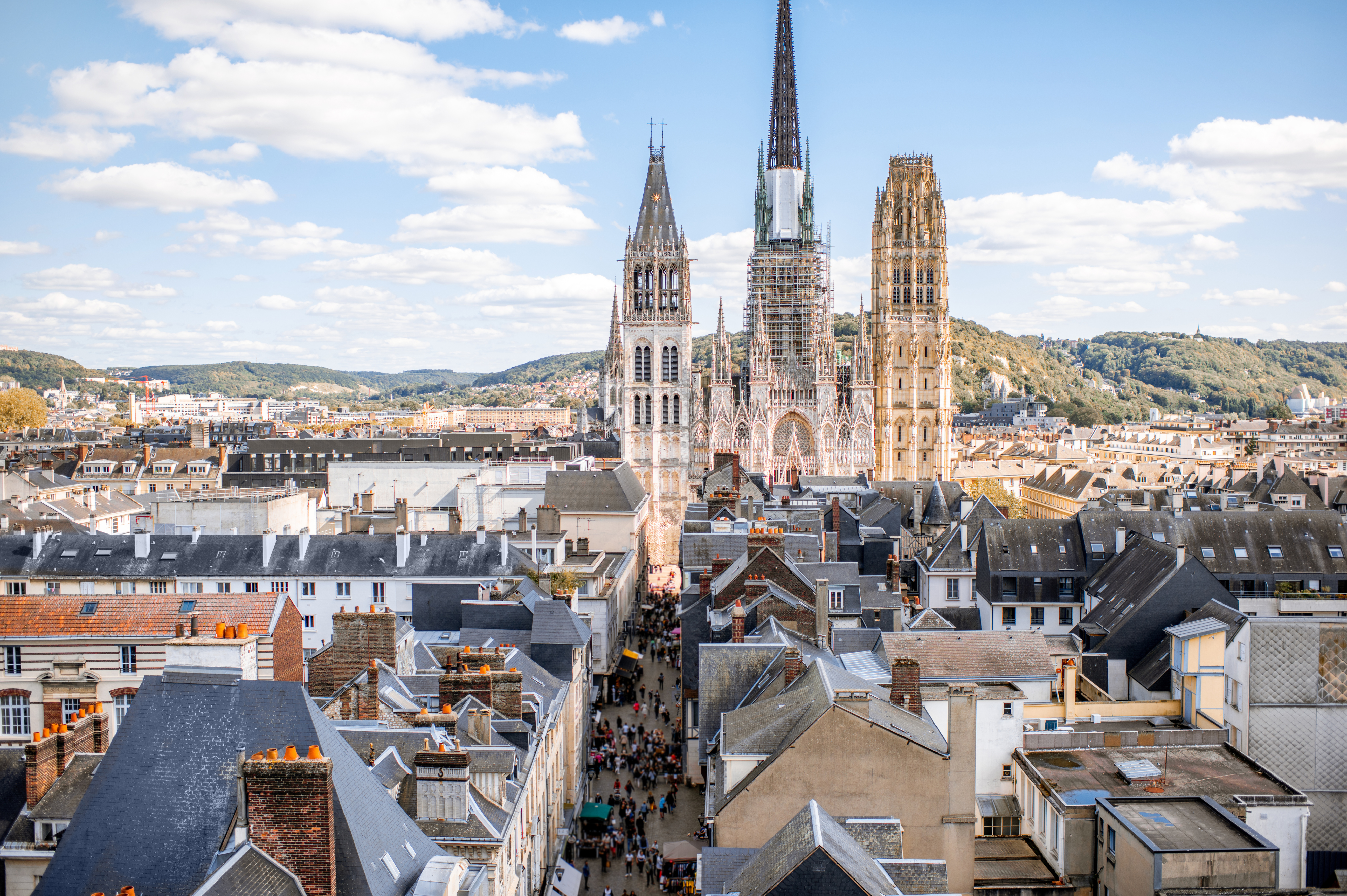 Bilden visar staden Rouen i Frankrike.