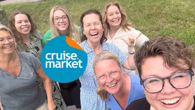 sju glada kvinnor som jobbar på Cruise Market