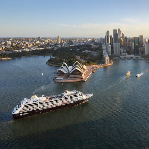 Bilden visar fartyget Azamara Quest