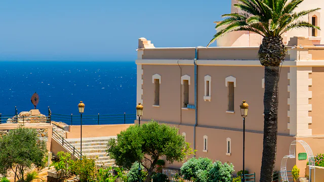 Bilden visar utsidan av en byggnad i Tangier