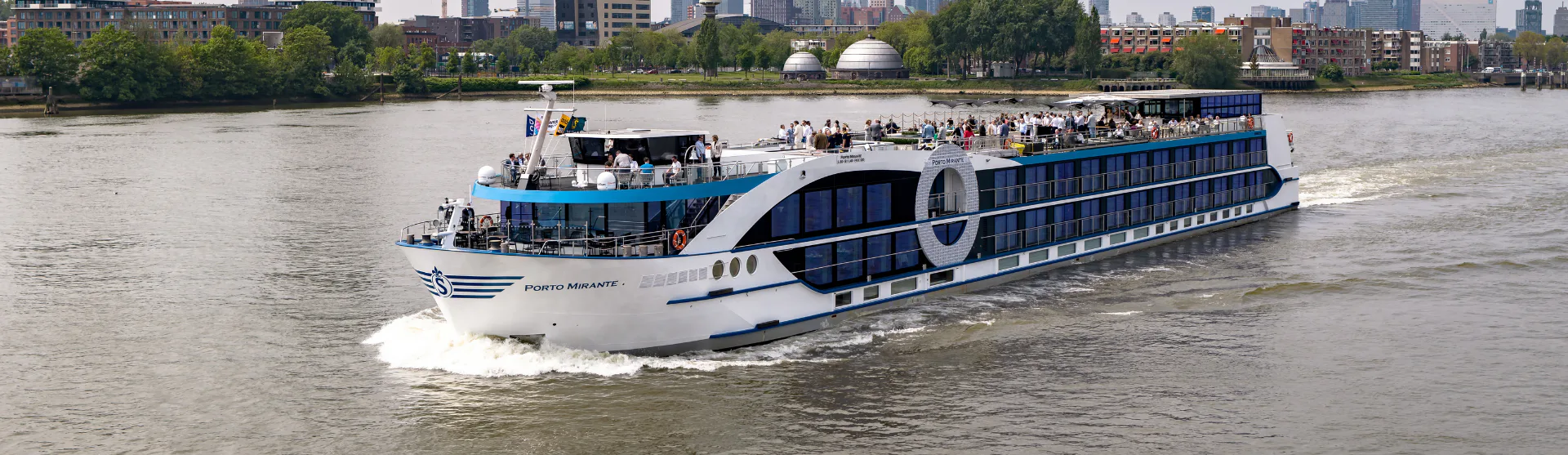 Bilden visar flodkryssningsrederiet Viva Cruises fartyg Porto Mirante.