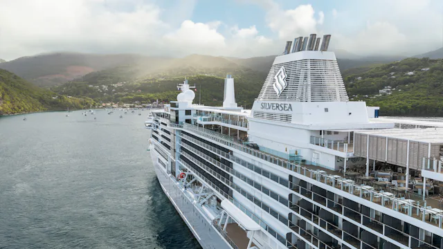 Bilden visar utsidan av fartyget Silver Ray från Silversea